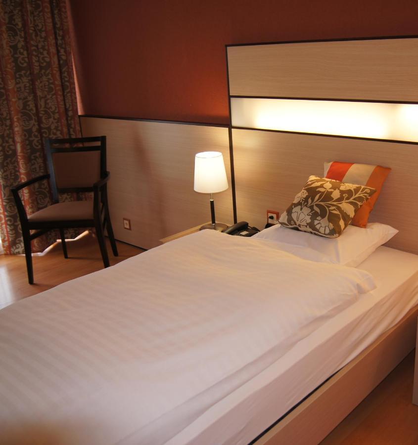 Hotel Lacotel افونش المظهر الخارجي الصورة