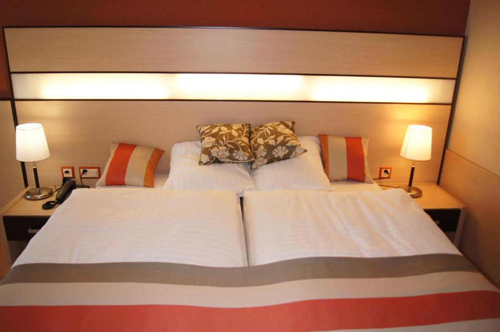 Hotel Lacotel افونش الغرفة الصورة